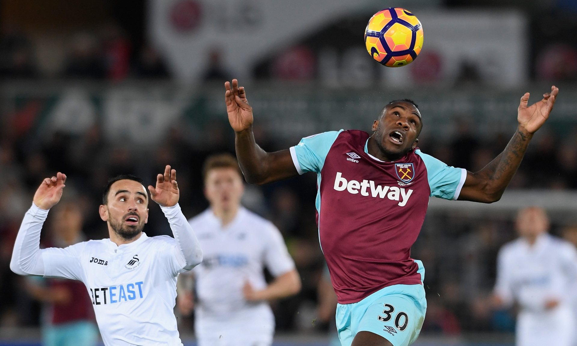 转会市场中 转会市场中