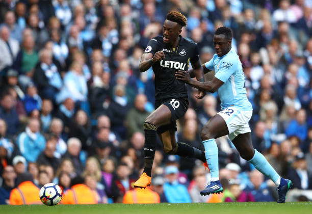 强硬谈判的 强硬谈判的